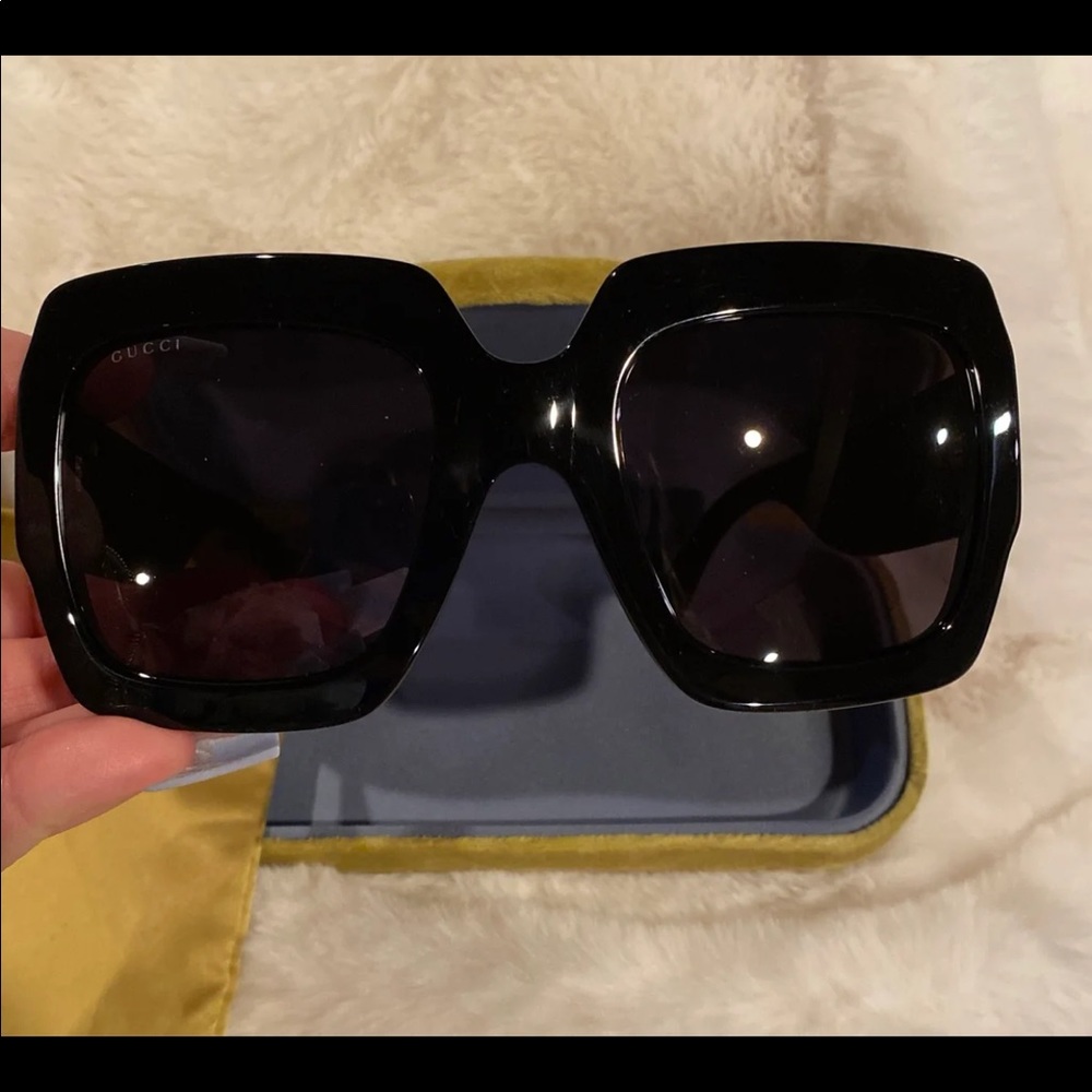 SOLD SOLD New Gucci sunglasses Style: GG0141s 001